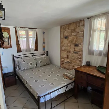 Lekania House * Kato Nisi